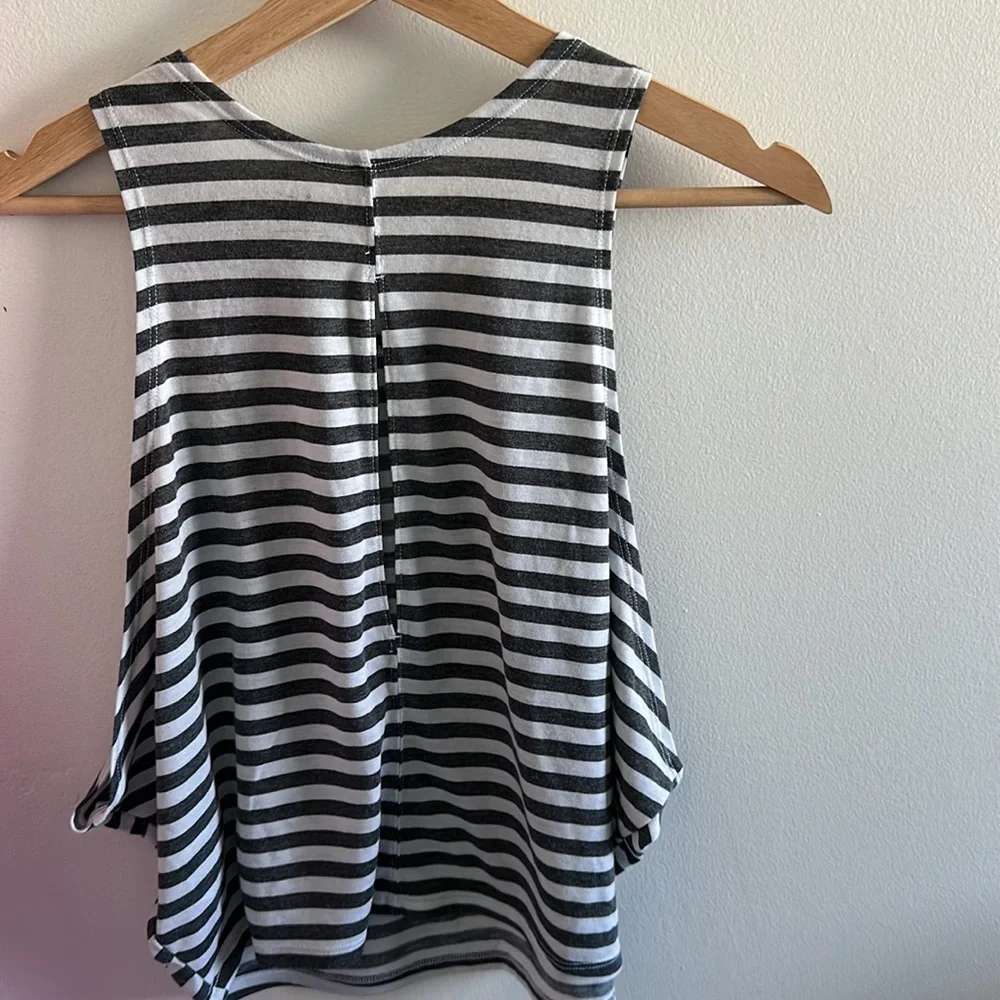 Women's Nike Tank - Picture 4 of 7
